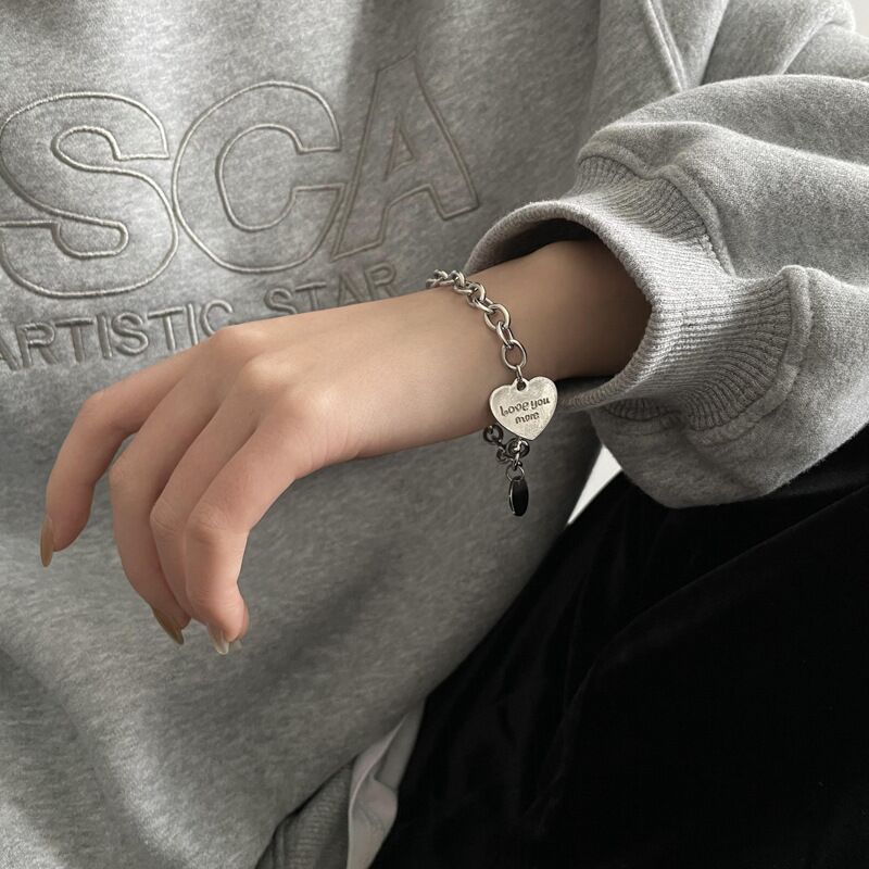 Simple Heart-Shaped Letter Bracelet With A Retro
