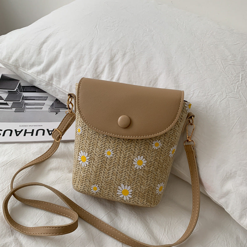 Womens Stylish Raffia Straw Shoulder Bag With Details